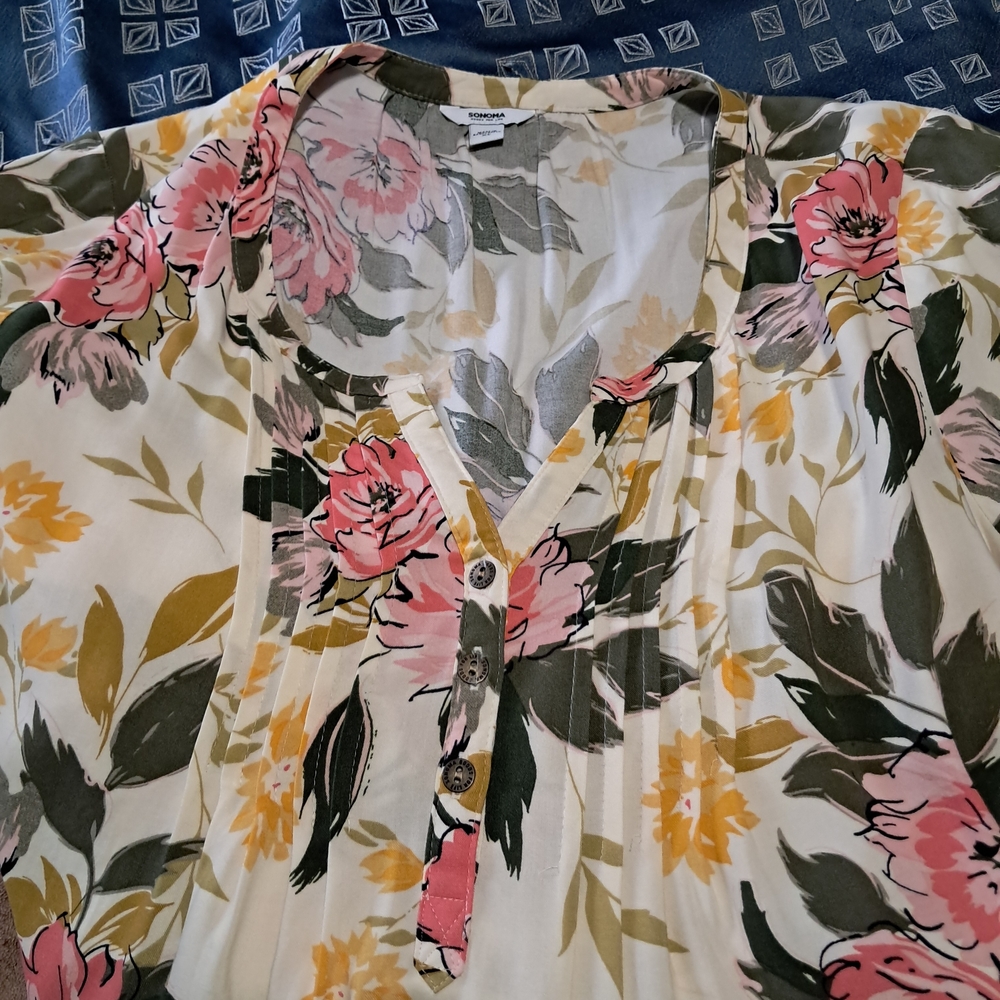 Floral V-Neck Short Sleeve Top - Cream with Pink & Olive - Picture 10 of 10